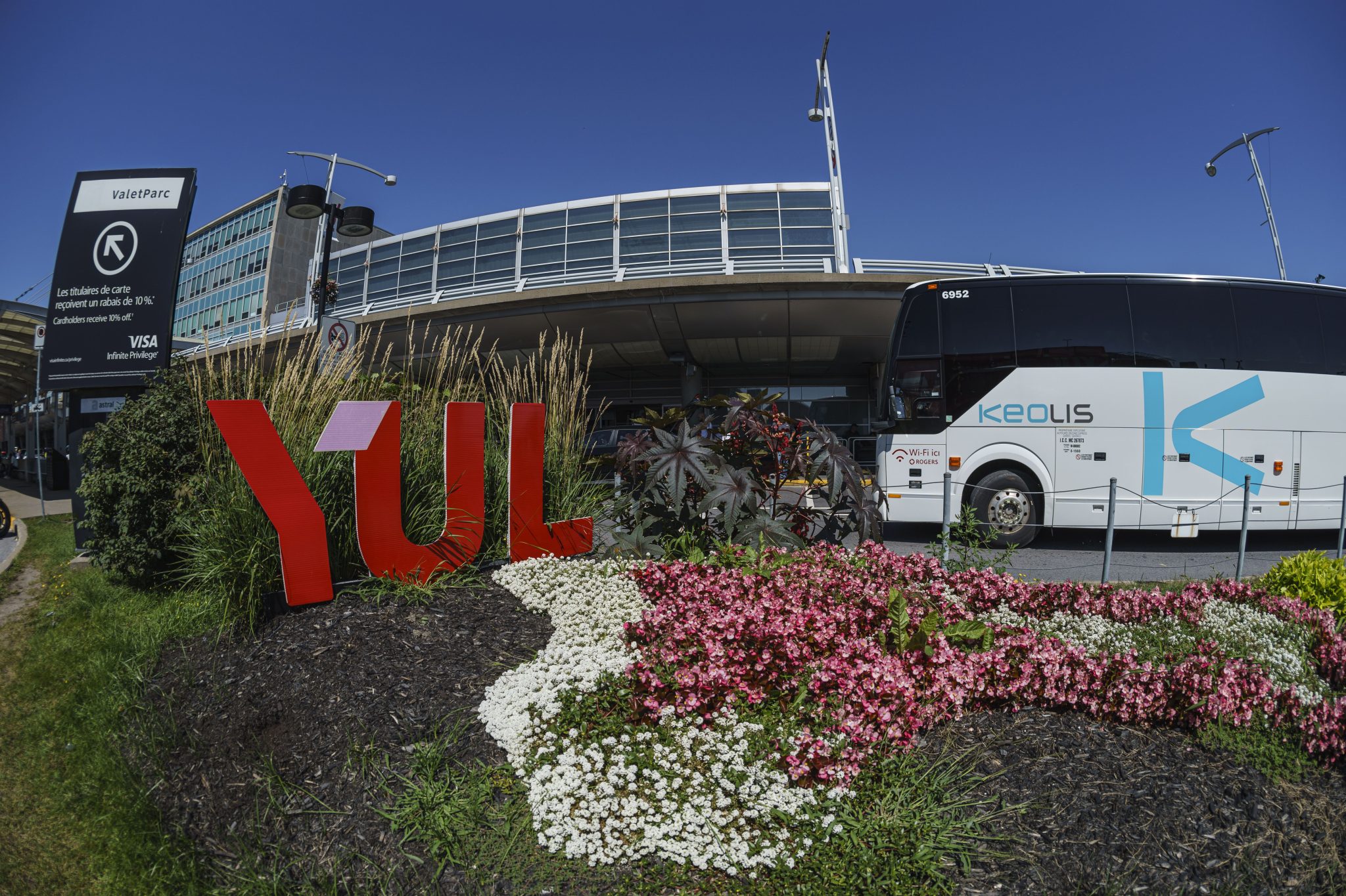 Service l A roport International Montr al Trudeau Orl ans Express